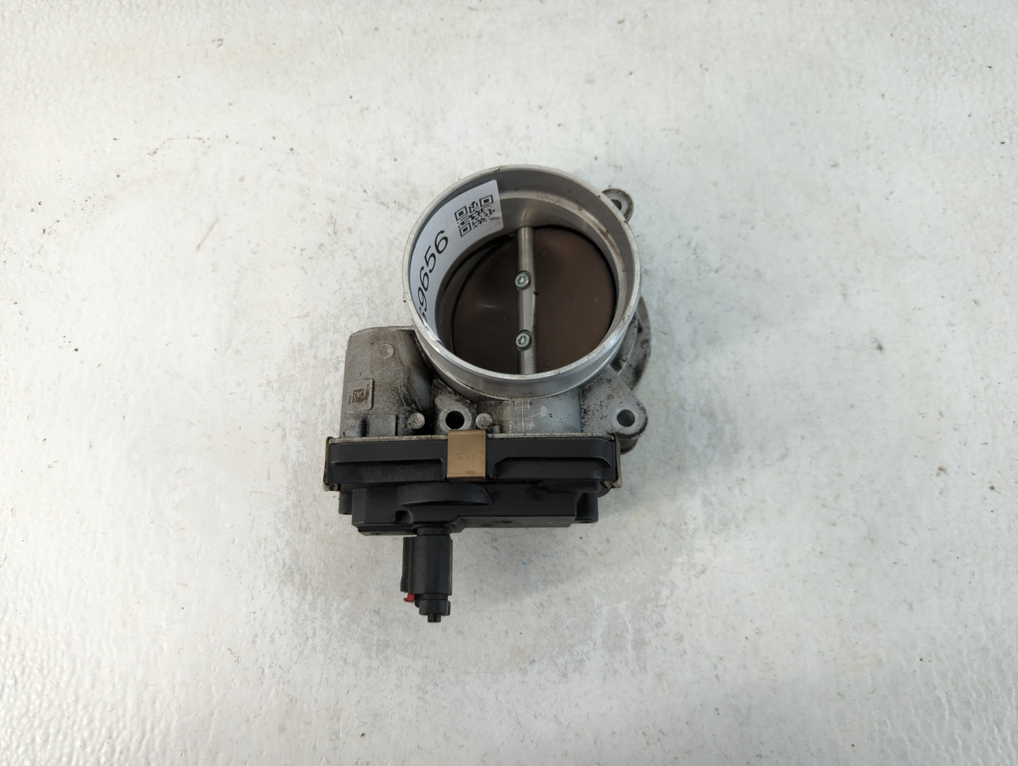 2015-2022 Chevrolet Tahoe Throttle Body P/N:12617792 Fits Fits 2014 2015 2016 2017 2018 2019 2020 2021 2022 OEM Used Auto Pa