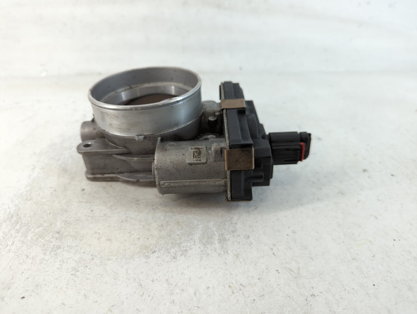 2015-2022 Chevrolet Tahoe Throttle Body P/N:12617792 Fits Fits 2014 2015 2016 2017 2018 2019 2020 2021 2022 OEM Used Auto Pa