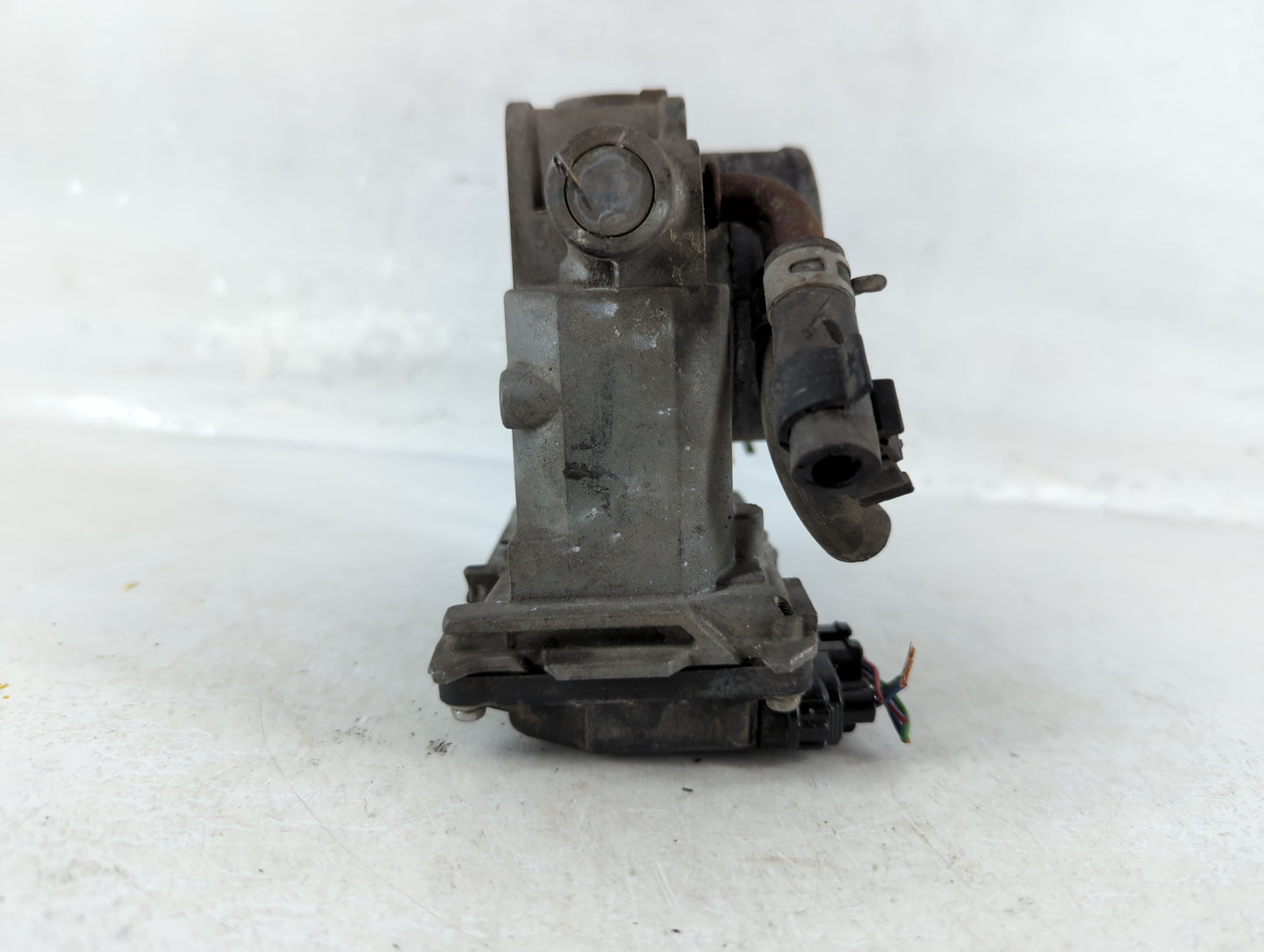 2015-2022 Chevrolet Tahoe Throttle Body P/N:GMC1A Fits Fits 2014 2015 2016 2017 2018 2019 2020 2021 2022 OEM Used Auto Parts