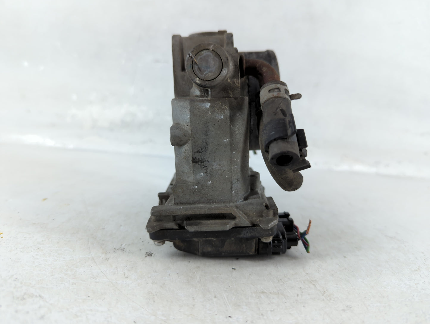 2015-2022 Chevrolet Tahoe Throttle Body P/N:GMC1A Fits Fits 2014 2015 2016 2017 2018 2019 2020 2021 2022 OEM Used Auto Parts
