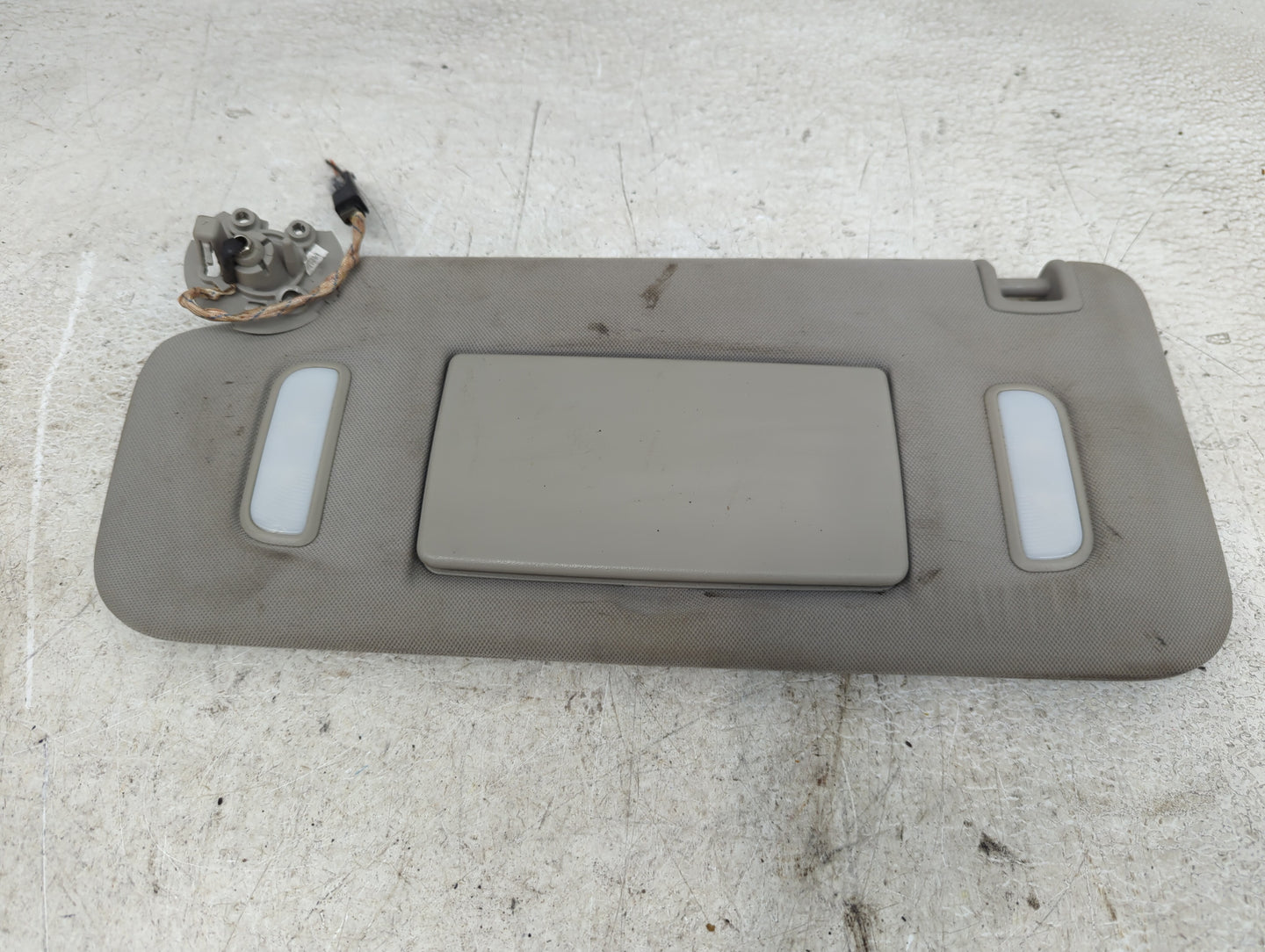 2015 Chevrolet Traverse Sun Visor Shade Replacement Driver Left Mirror Fits OEM Used Auto Parts - Oemusedautoparts1.com