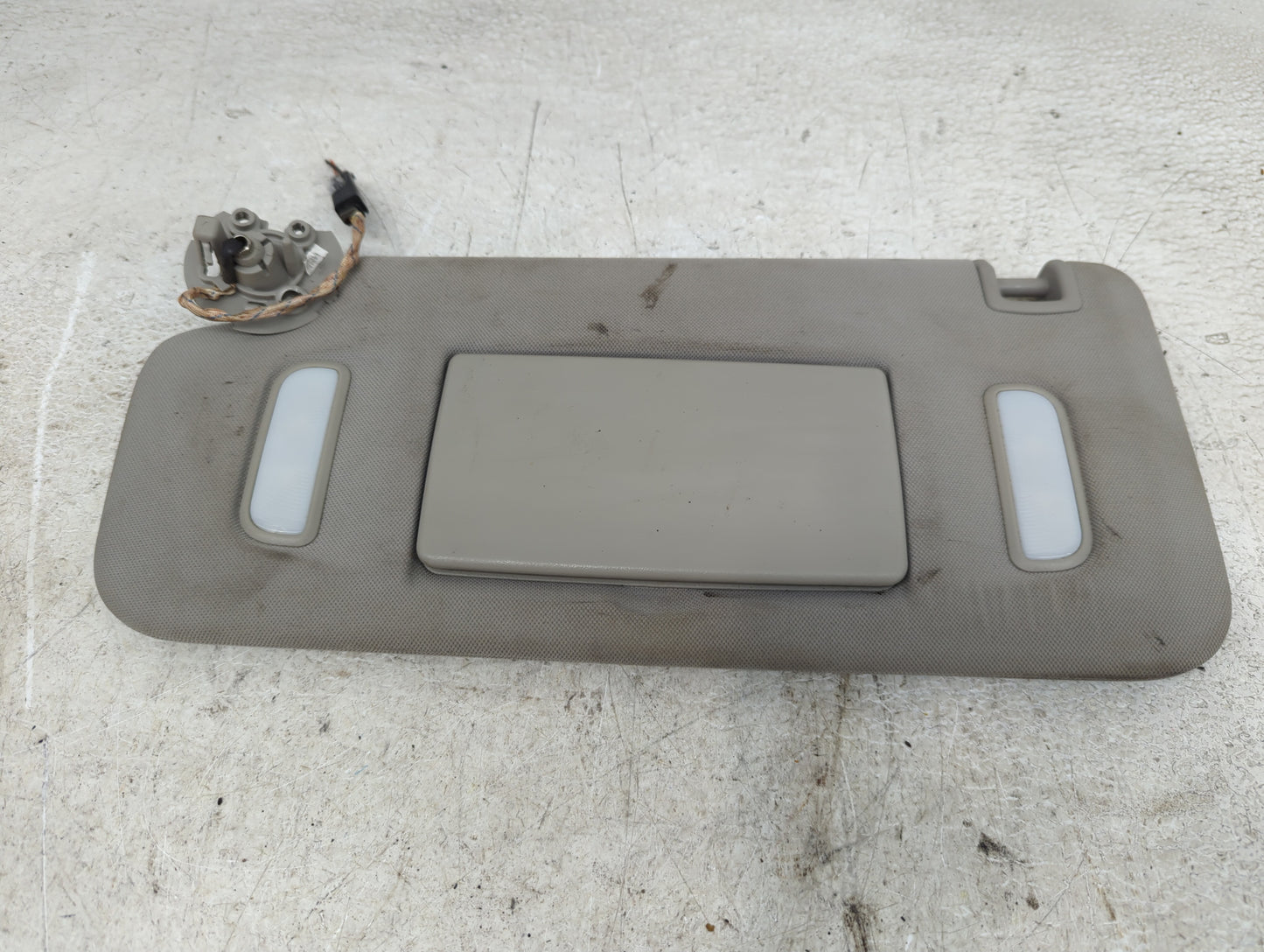 2015 Chevrolet Traverse Sun Visor Shade Replacement Driver Left Mirror Fits OEM Used Auto Parts - Oemusedautoparts1.com