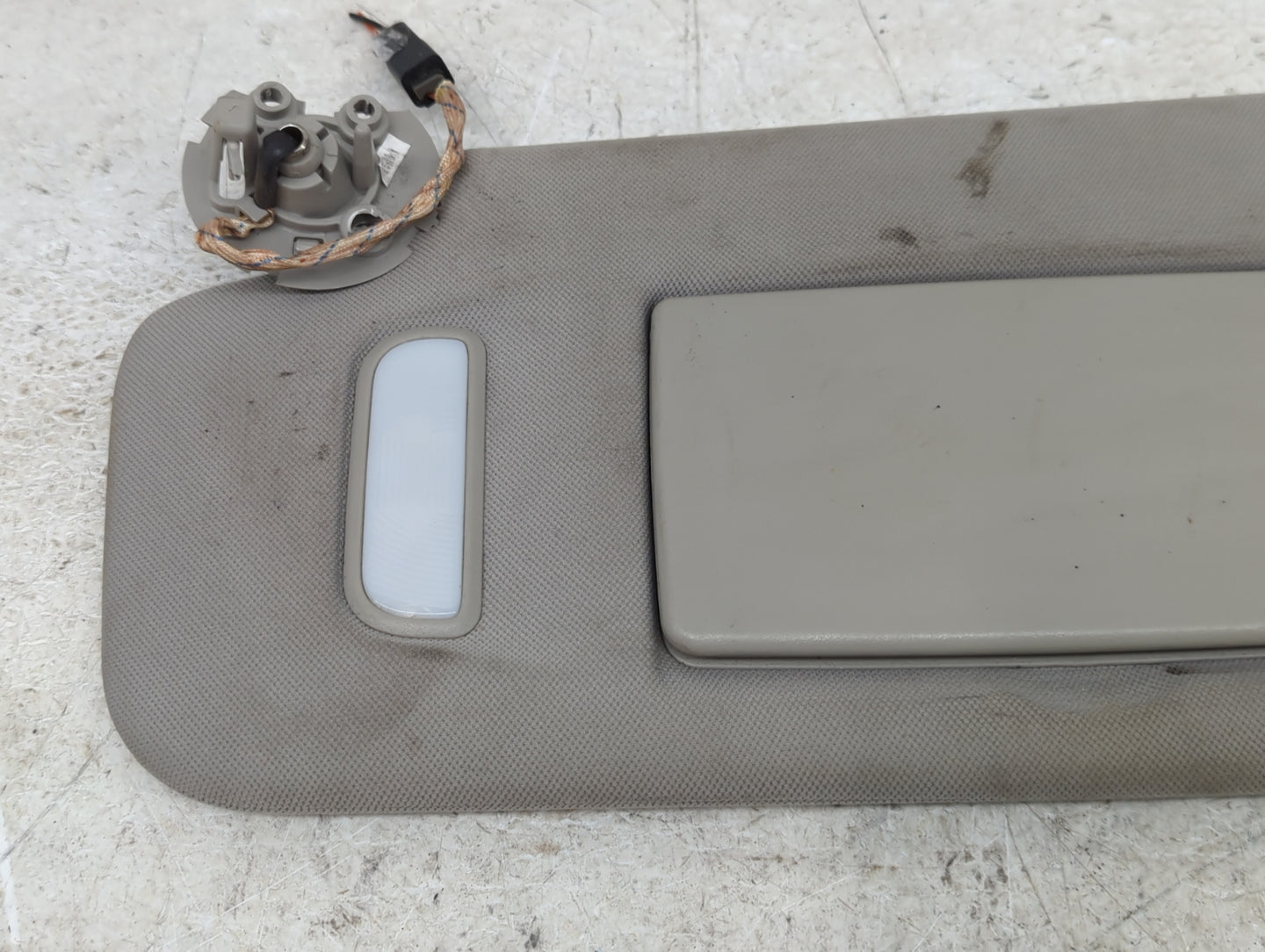 2015 Chevrolet Traverse Sun Visor Shade Replacement Driver Left Mirror Fits OEM Used Auto Parts - Oemusedautoparts1.com