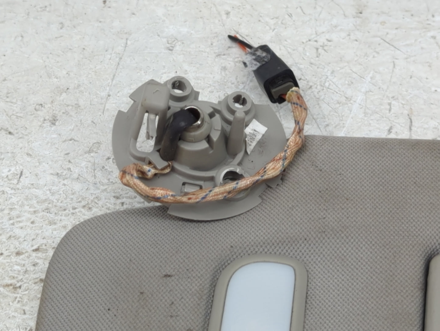2015 Chevrolet Traverse Sun Visor Shade Replacement Driver Left Mirror Fits OEM Used Auto Parts - Oemusedautoparts1.com
