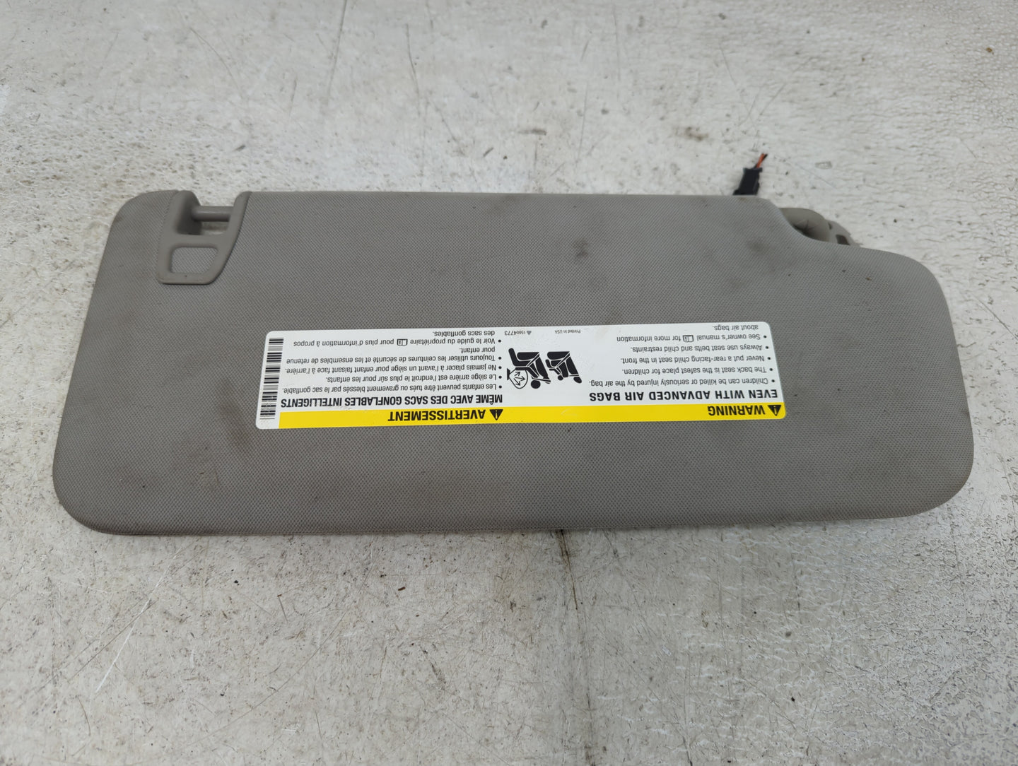 2015 Chevrolet Traverse Sun Visor Shade Replacement Driver Left Mirror Fits OEM Used Auto Parts - Oemusedautoparts1.com