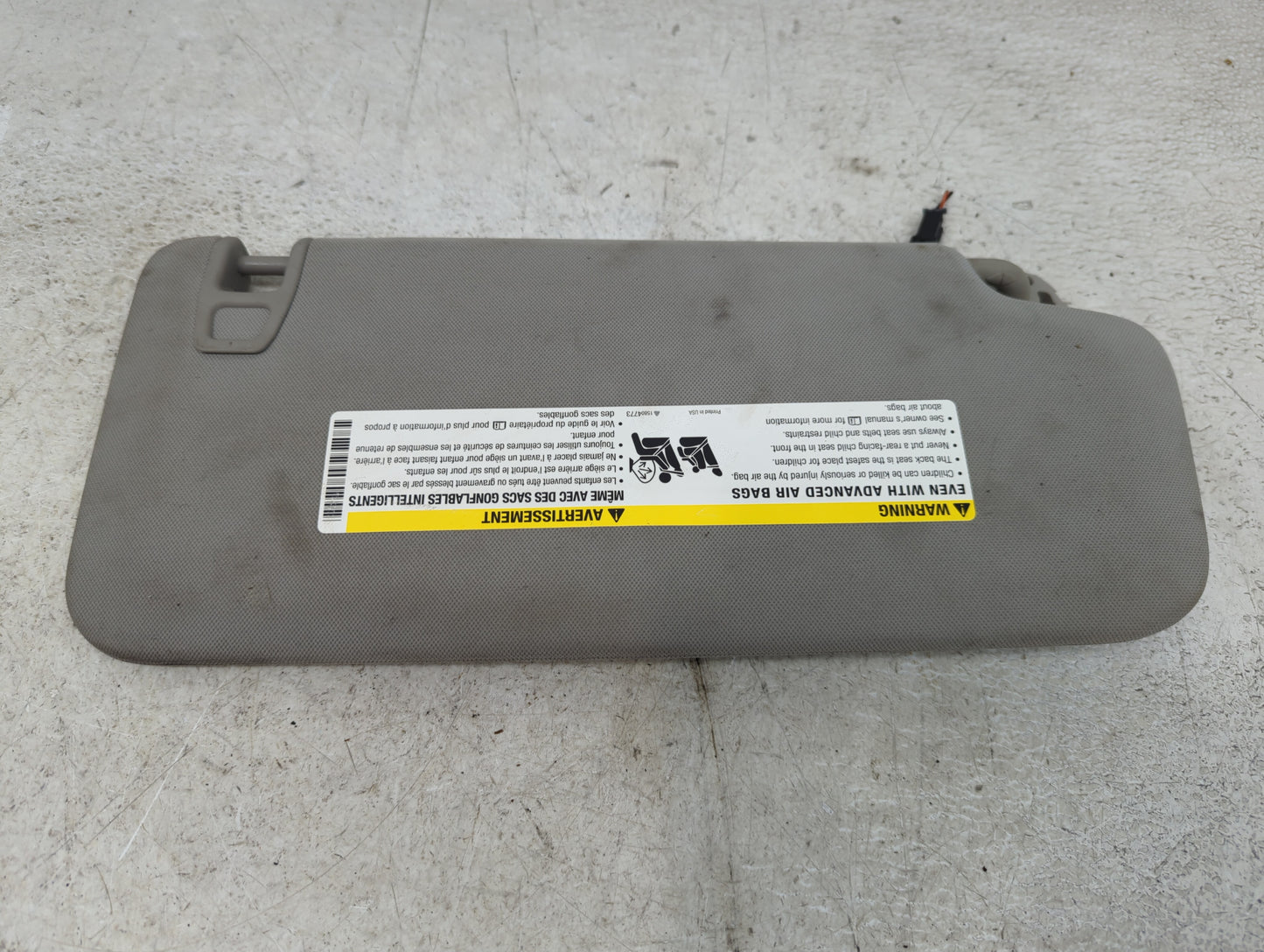 2015 Chevrolet Traverse Sun Visor Shade Replacement Driver Left Mirror Fits OEM Used Auto Parts - Oemusedautoparts1.com