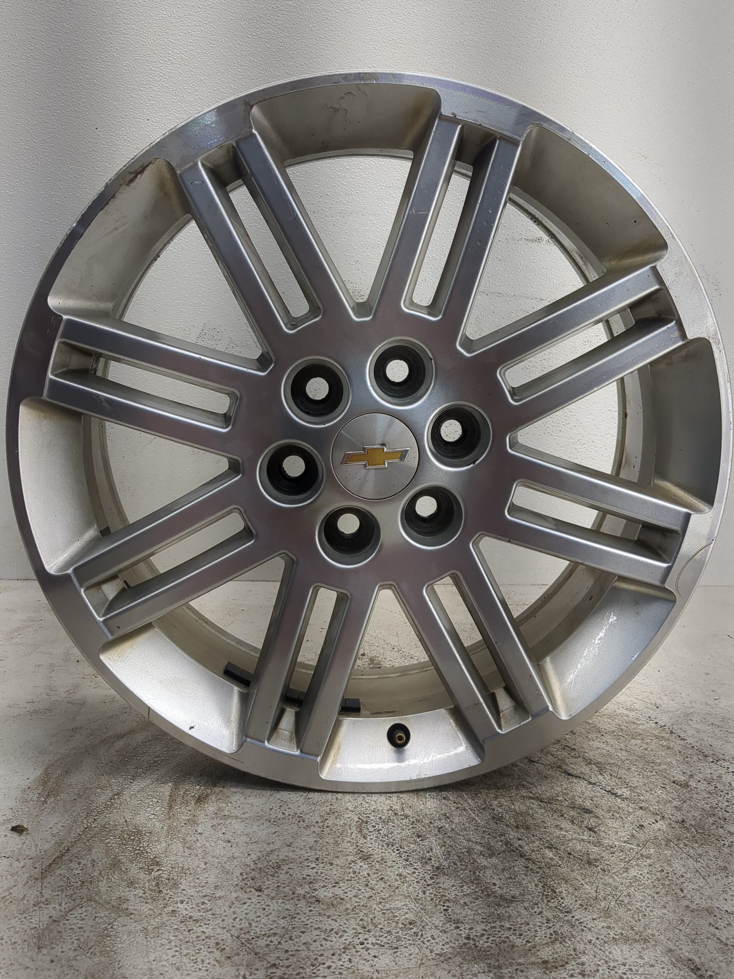 Chevrolet Traverse Oem Wheel Rim - Oemusedautoparts1.com
