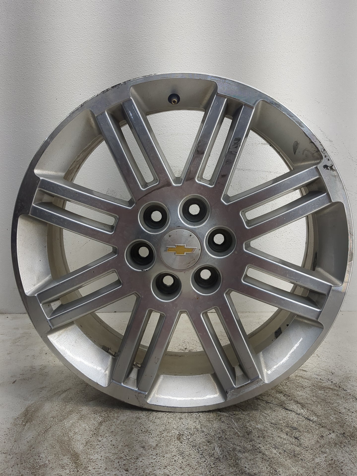 Chevrolet Traverse Oem Wheel Rim - Oemusedautoparts1.com