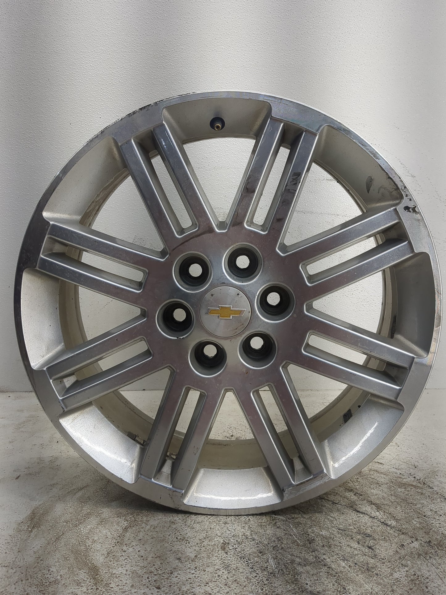 Chevrolet Traverse Oem Wheel Rim - Oemusedautoparts1.com
