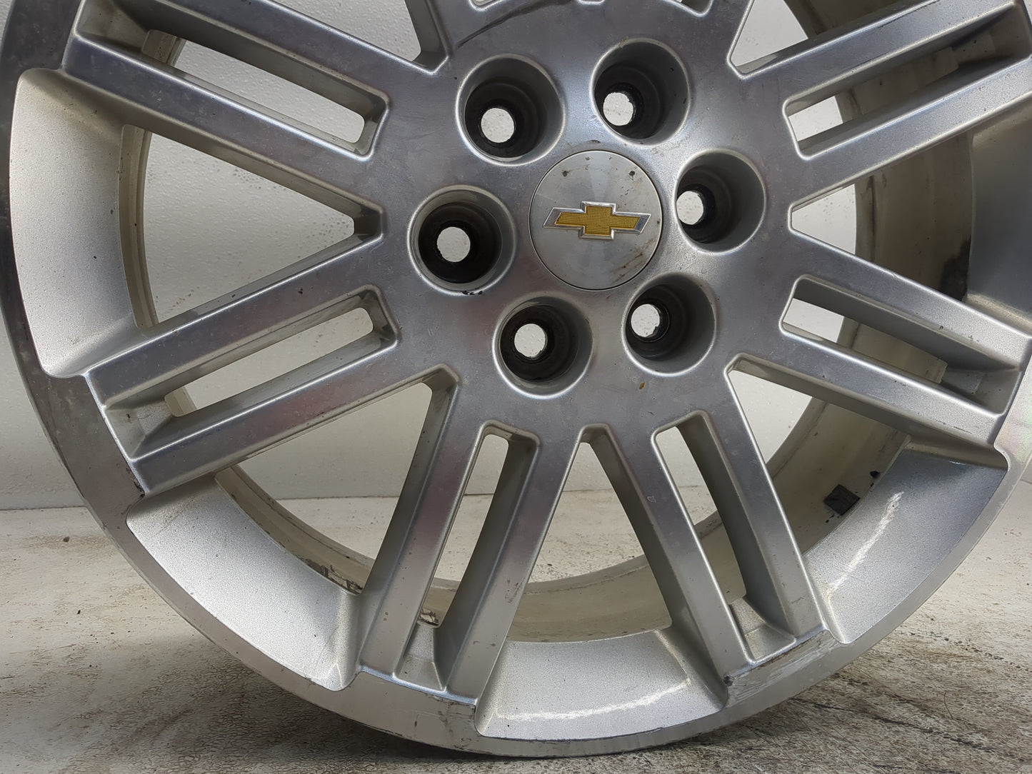 Chevrolet Traverse Oem Wheel Rim - Oemusedautoparts1.com