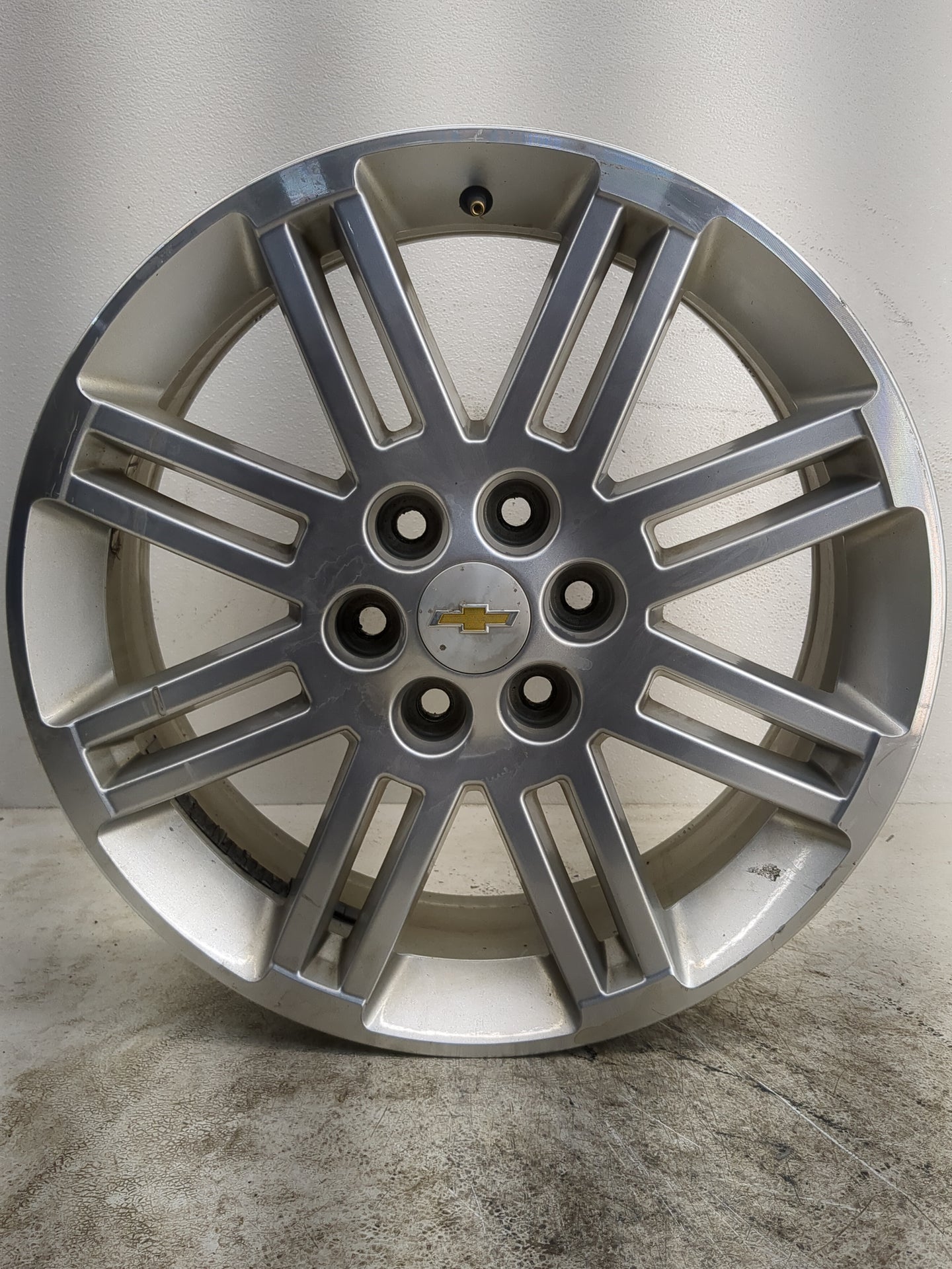 Chevrolet Traverse Oem Wheel Rim - Oemusedautoparts1.com