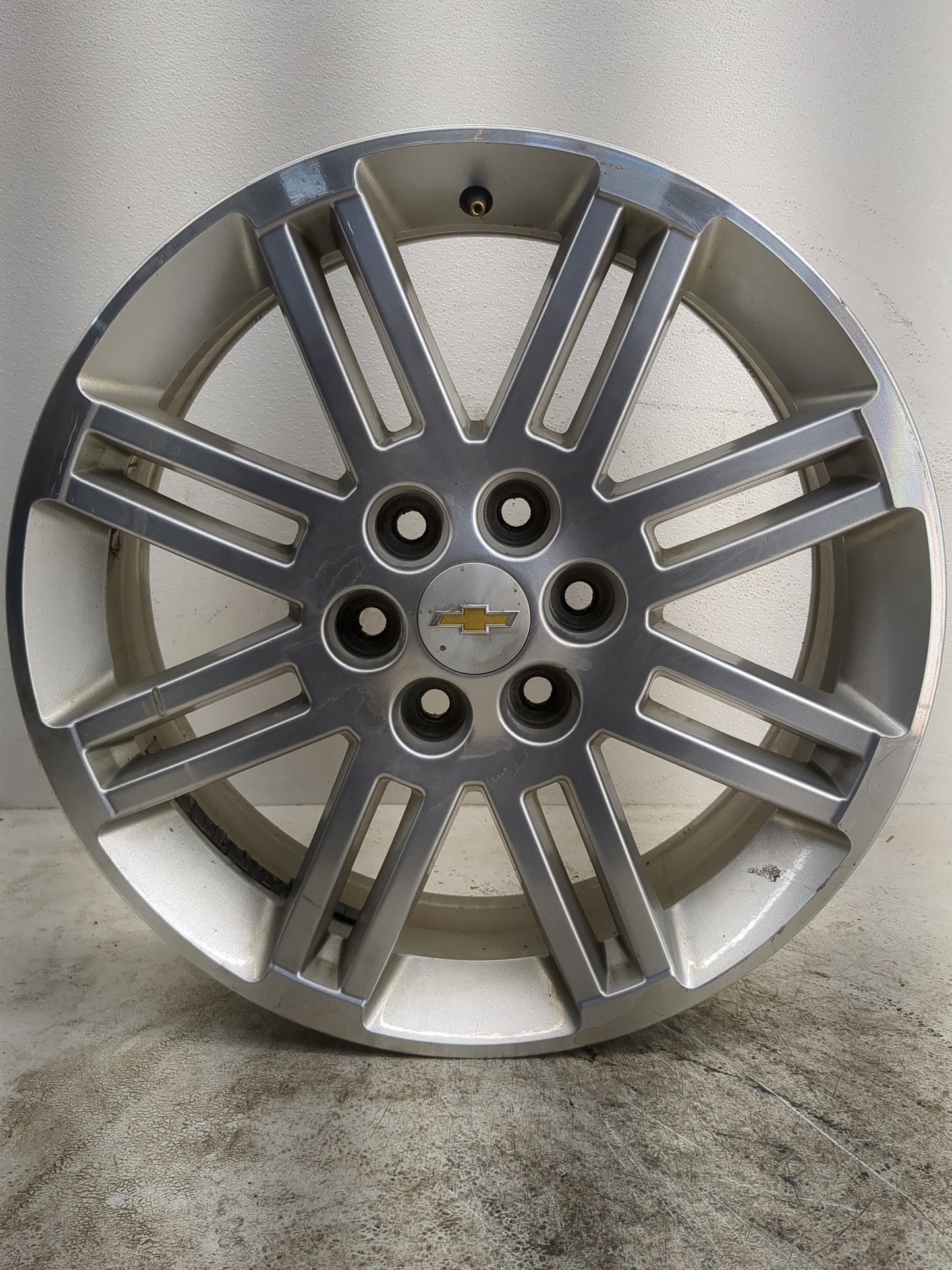 Chevrolet Traverse Oem Wheel Rim - Oemusedautoparts1.com