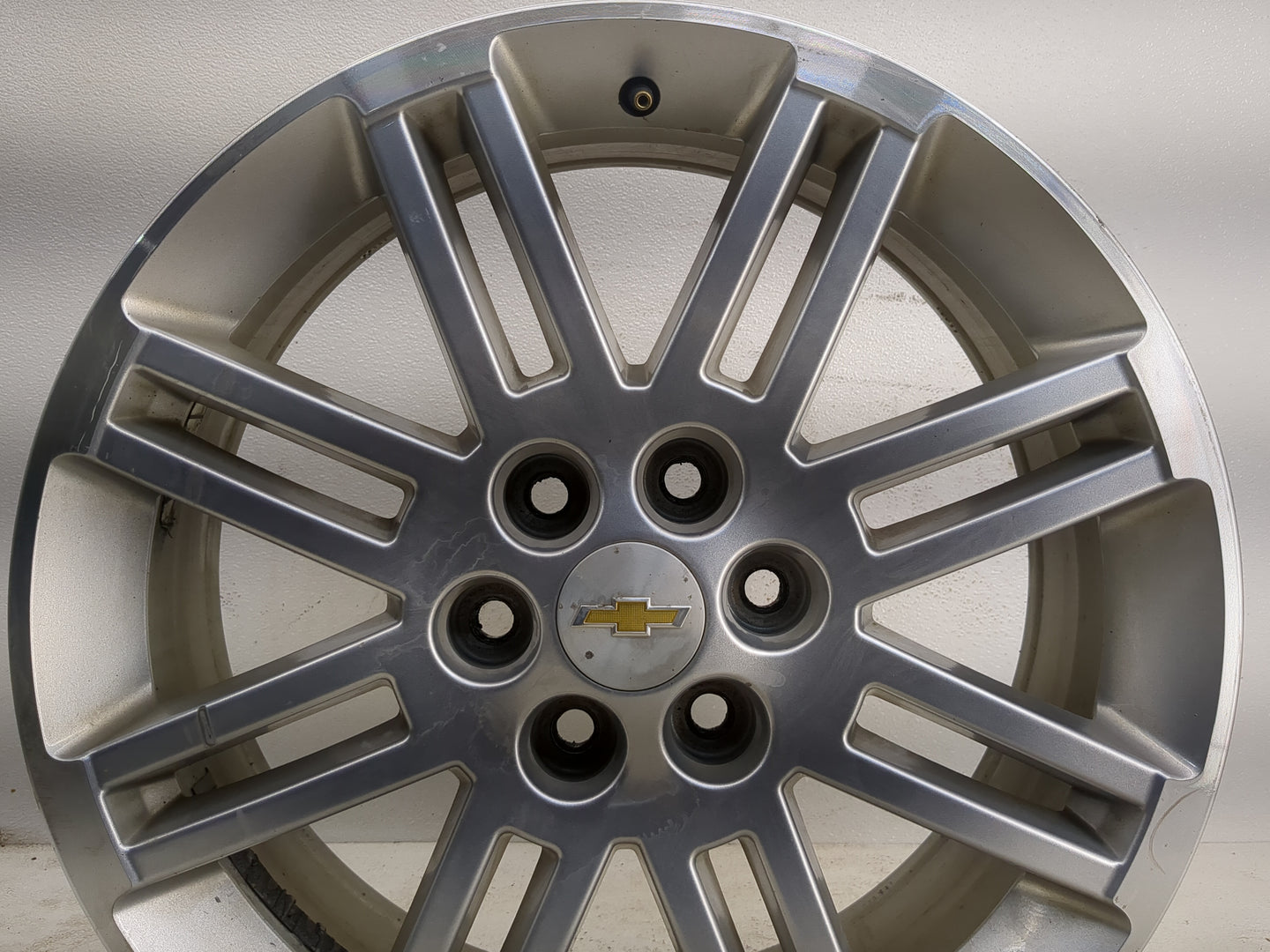 Chevrolet Traverse Oem Wheel Rim - Oemusedautoparts1.com