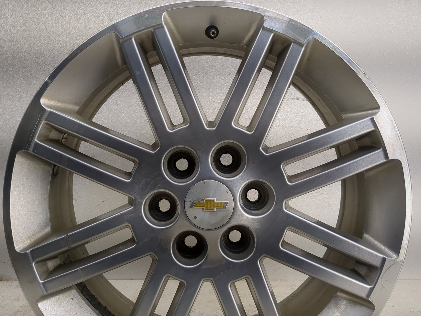 Chevrolet Traverse Oem Wheel Rim - Oemusedautoparts1.com