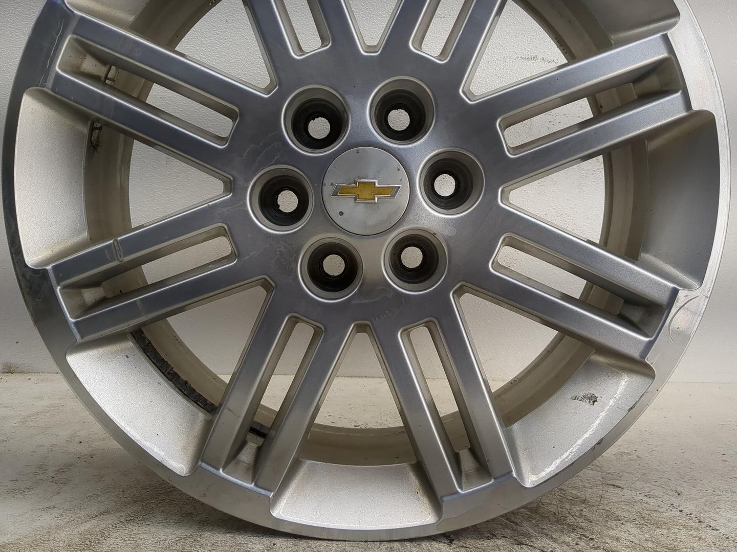 Chevrolet Traverse Oem Wheel Rim - Oemusedautoparts1.com