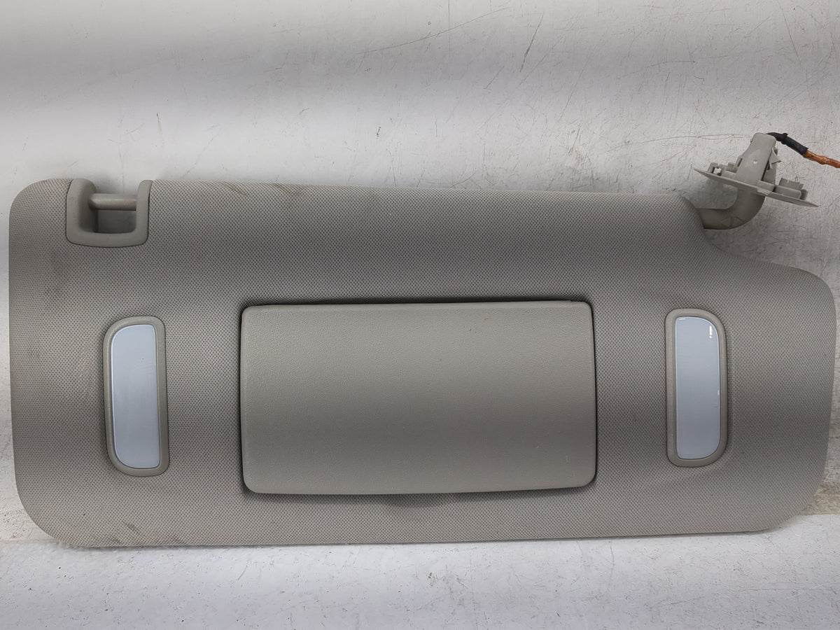 2015 Chevrolet Traverse Sun Visor Shade Replacement Passenger Right Mirror Fits OEM Used Auto Parts - Oemusedautoparts1.com