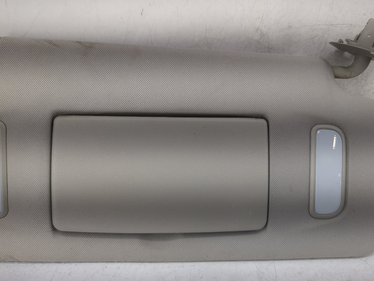 2015 Chevrolet Traverse Sun Visor Shade Replacement Passenger Right Mirror Fits OEM Used Auto Parts - Oemusedautoparts1.com