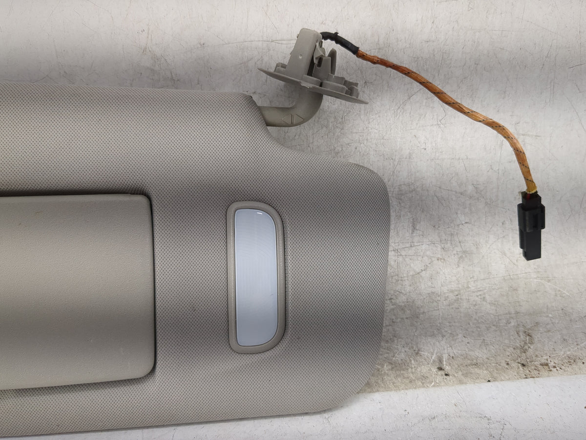 2015 Chevrolet Traverse Sun Visor Shade Replacement Passenger Right Mirror Fits OEM Used Auto Parts - Oemusedautoparts1.com