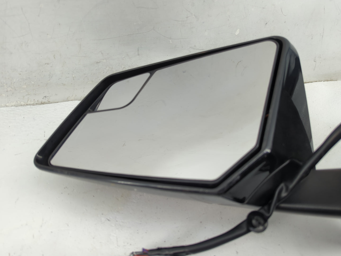 2015-2017 Chevrolet Traverse Driver Side View Mirror - Left Door Mirror OEM Used - Oemusedautoparts1.com