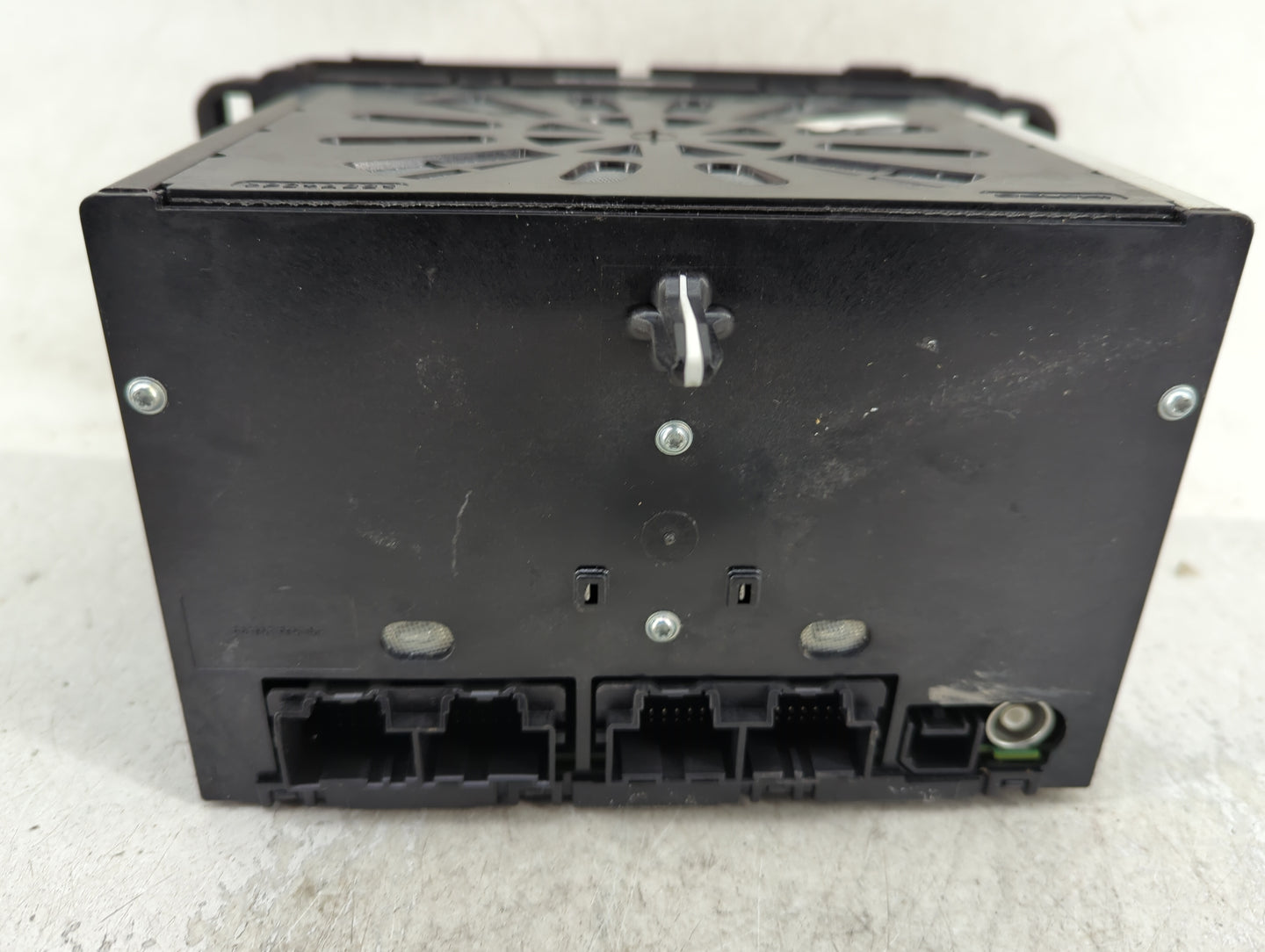 2015 Chevrolet Traverse Radio AM FM Cd Player Receiver Replacement P/N:23278216 Fits OEM Used Auto Parts - Oemusedautoparts1