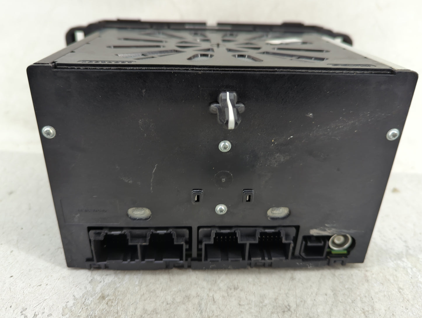 2015 Chevrolet Traverse Radio AM FM Cd Player Receiver Replacement P/N:23278216 Fits OEM Used Auto Parts - Oemusedautoparts1
