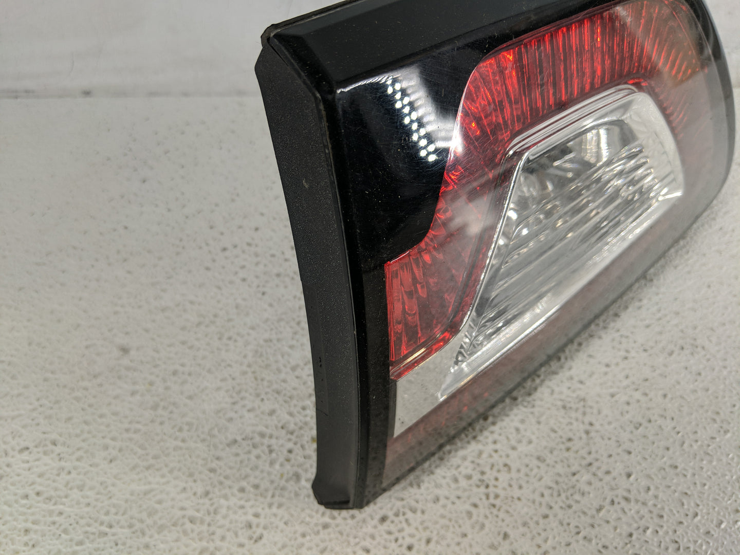 2013-2017 Chevrolet Traverse Tail Light Assembly Passenger Right OEM P/N:20956906 Fits Fits 2013 2014 2015 2016 2017 OEM Use