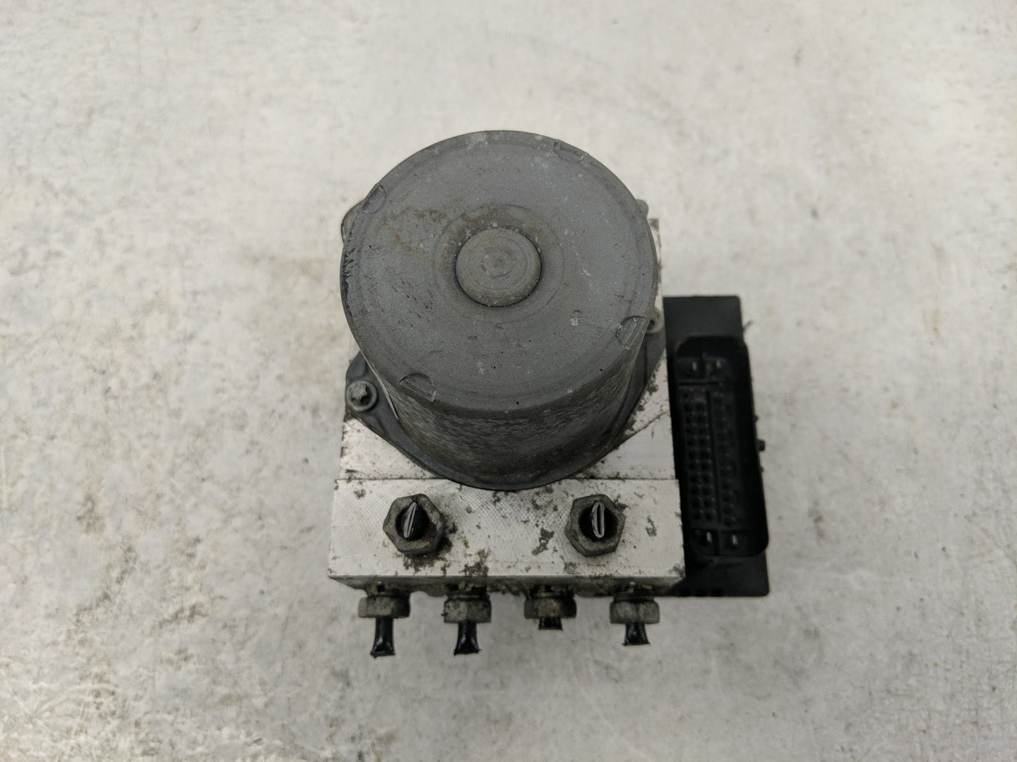 2017 Chevrolet Traverse ABS Pump Control Module Replacement P/N:0 265 952 107 Fits Fits 2012 2013 2014 2015 2016 OEM Used Au