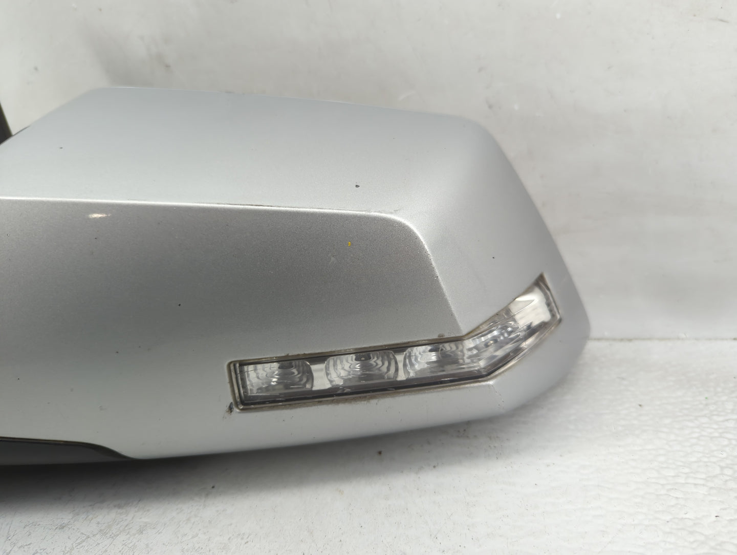 2015-2017 Chevrolet Traverse Driver Side View Mirror - Left Door Mirror OEM Used - Oemusedautoparts1.com