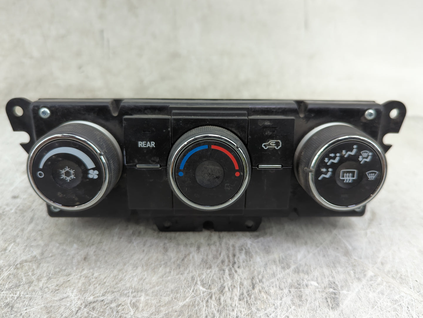 2013-2017 Chevrolet Traverse Climate Control Module Temperature AC/Heater Replacement P/N:22969802 Fits OEM Used Auto Parts 