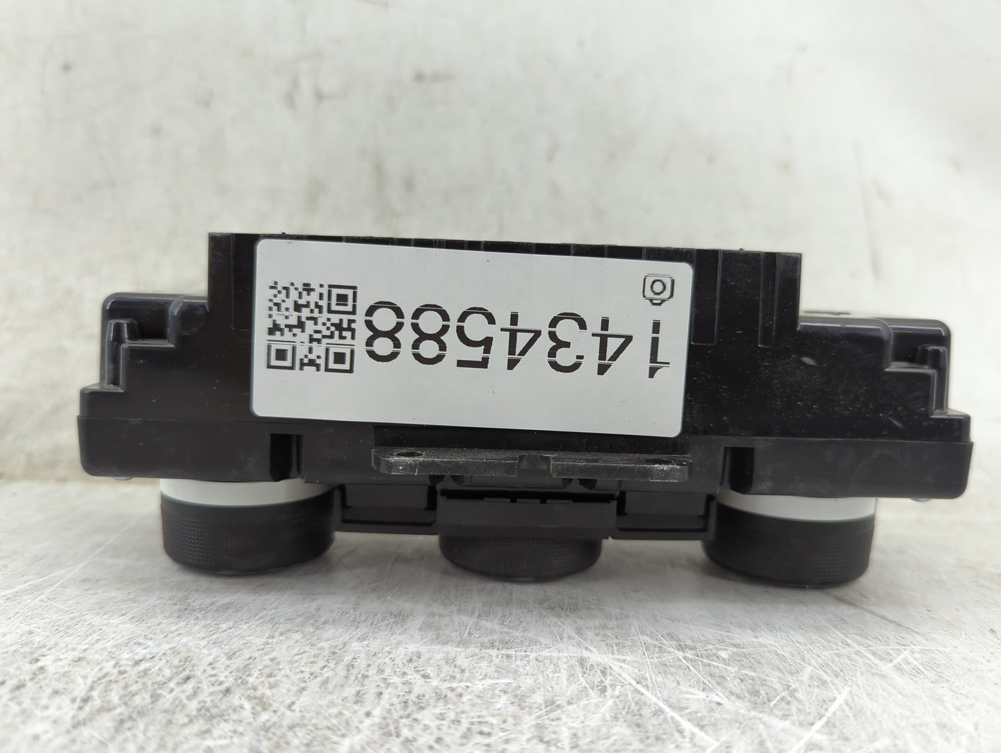 2013-2017 Chevrolet Traverse Climate Control Module Temperature AC/Heater Replacement P/N:22969802 Fits OEM Used Auto Parts 