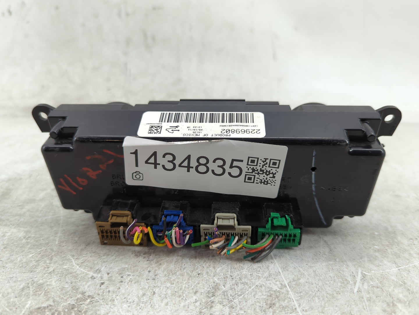 2013-2017 Chevrolet Traverse Climate Control Module Temperature AC/Heater Replacement P/N:22969802 Fits OEM Used Auto Parts 