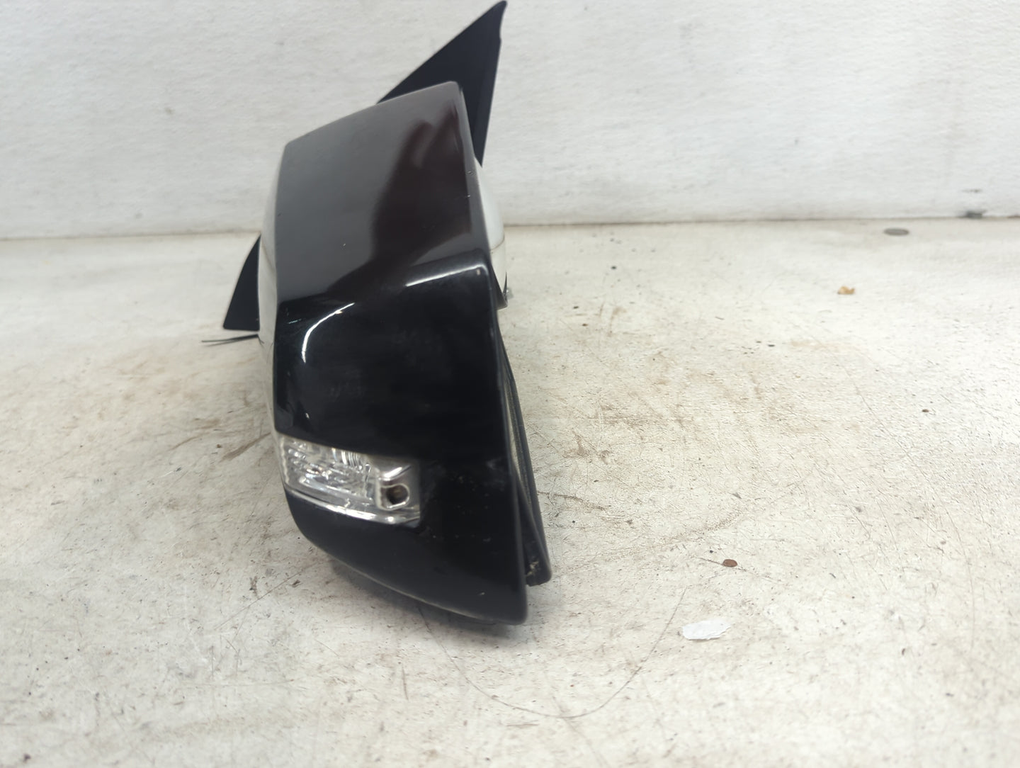2015-2017 Chevrolet Traverse Driver Side View Mirror - Left Door Mirror OEM Used - Oemusedautoparts1.com