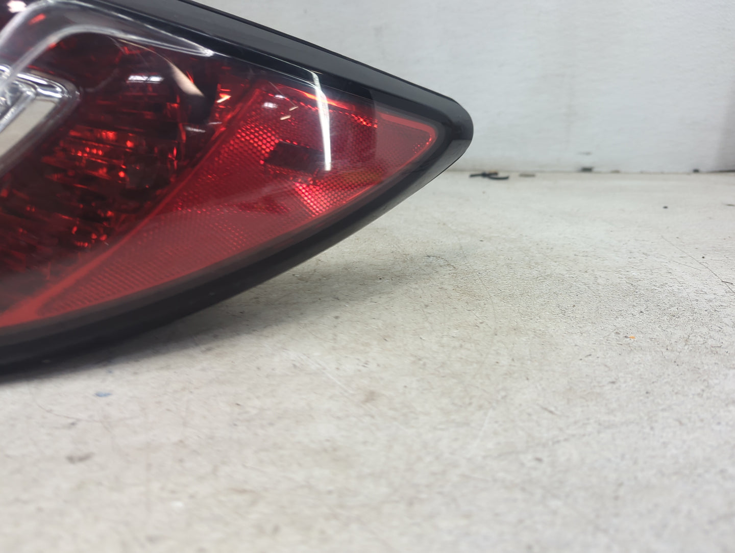 2013-2017 Chevrolet Traverse Tail Light Assembly Passenger Right OEM P/N:23301757 Fits Fits 2013 2014 2015 2016 2017 OEM Use