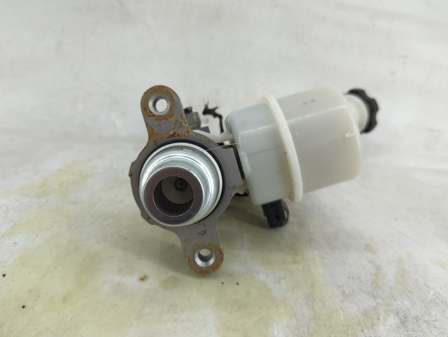 Chevrolet Traverse Brake Master Cylinder 1490579 - Oemusedautoparts1.com