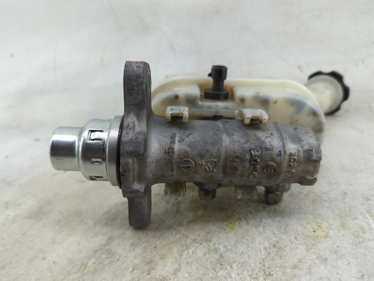 Chevrolet Traverse Brake Master Cylinder 1496554 - Oemusedautoparts1.com