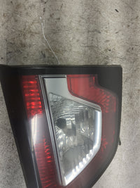 2013 Chevrolet Traverse Passenger Right Side Deck Lid Mounted Tail Light 1501722 - Oemusedautoparts1.com