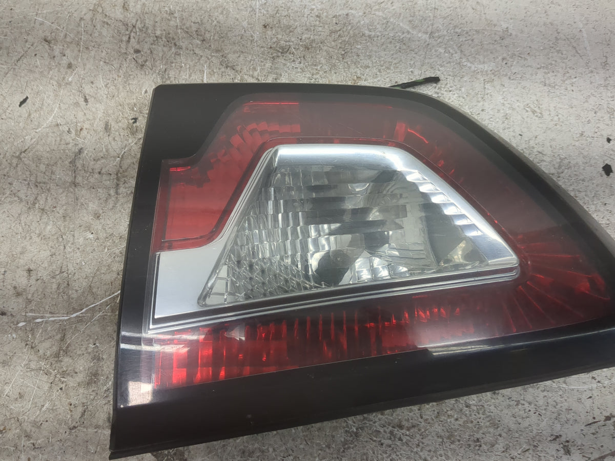 2013 Chevrolet Traverse Passenger Right Side Deck Lid Mounted Tail Light 1501722 - Oemusedautoparts1.com
