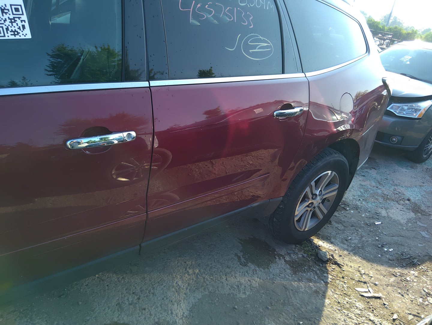2015 Chevrolet Traverse Driver Rear Door Oem - Oemusedautoparts1.com