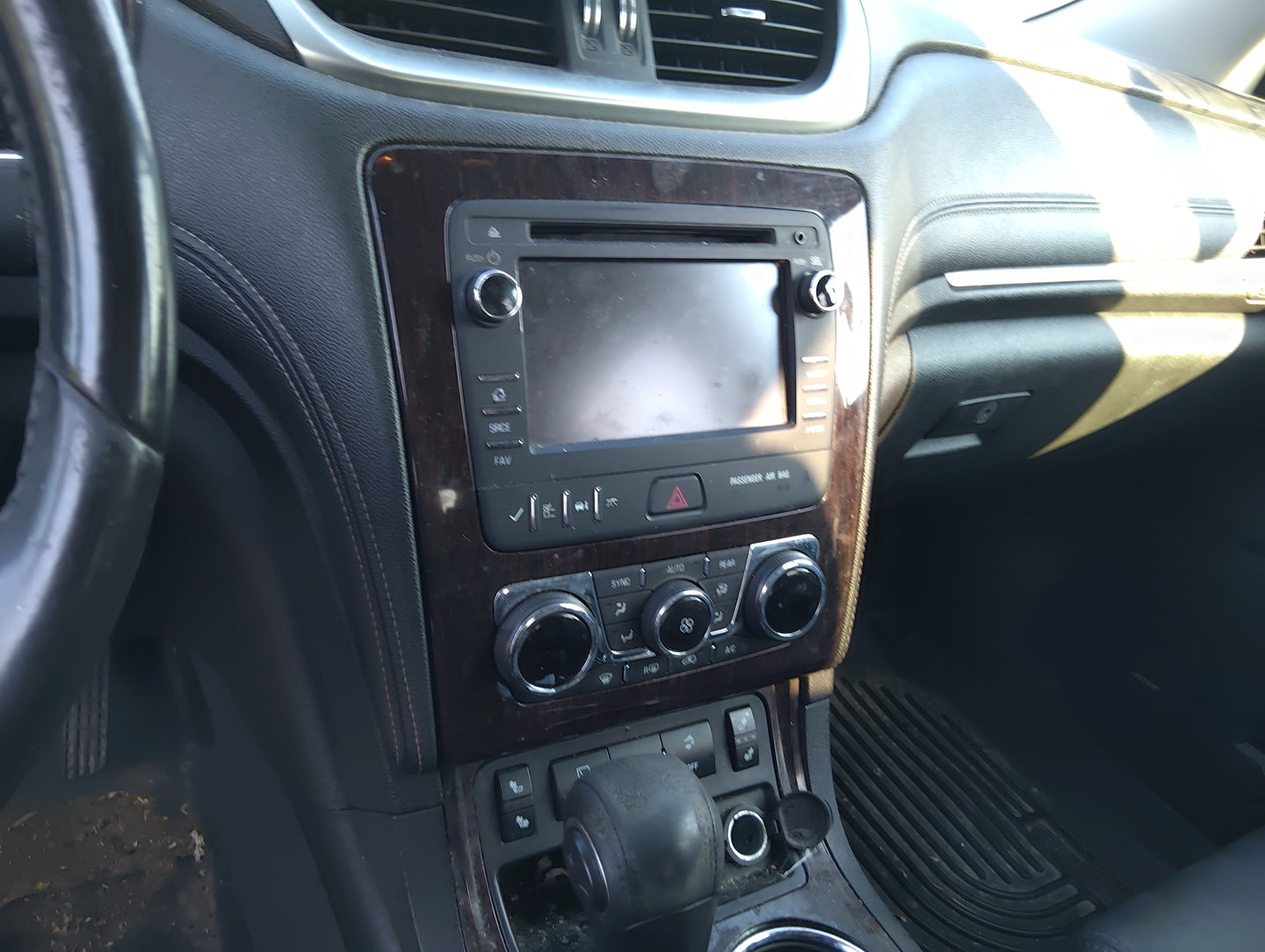 2009-2017 Chevrolet Traverse Radio AM FM Cd Player Receiver Replacement Fits OEM Used Auto Parts - Oemusedautoparts1.com