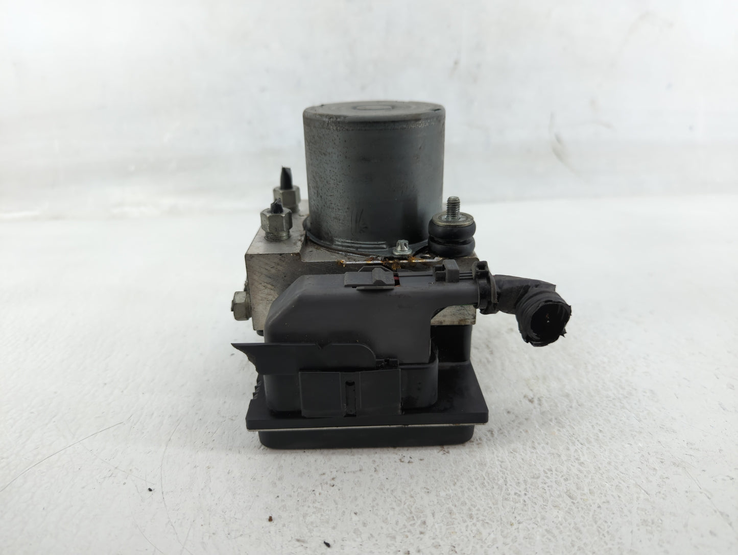 2017 Chevrolet Traverse ABS Pump Control Module Replacement P/N:22893247 Fits Fits 2012 2013 2014 2015 2016 OEM Used Auto Pa