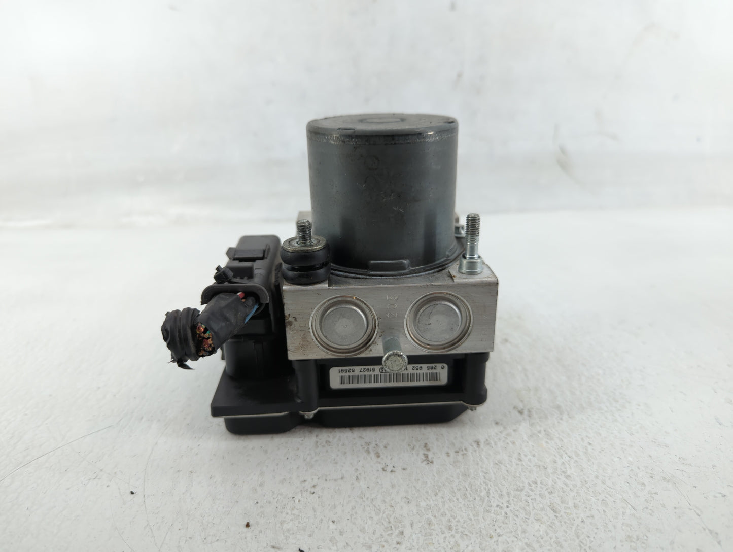 2017 Chevrolet Traverse ABS Pump Control Module Replacement P/N:22893247 Fits Fits 2012 2013 2014 2015 2016 OEM Used Auto Pa