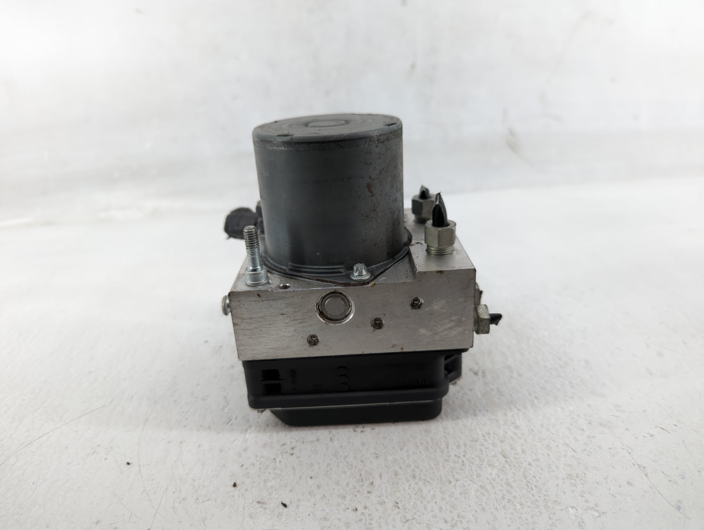 2017 Chevrolet Traverse ABS Pump Control Module Replacement P/N:22893247 Fits Fits 2012 2013 2014 2015 2016 OEM Used Auto Pa