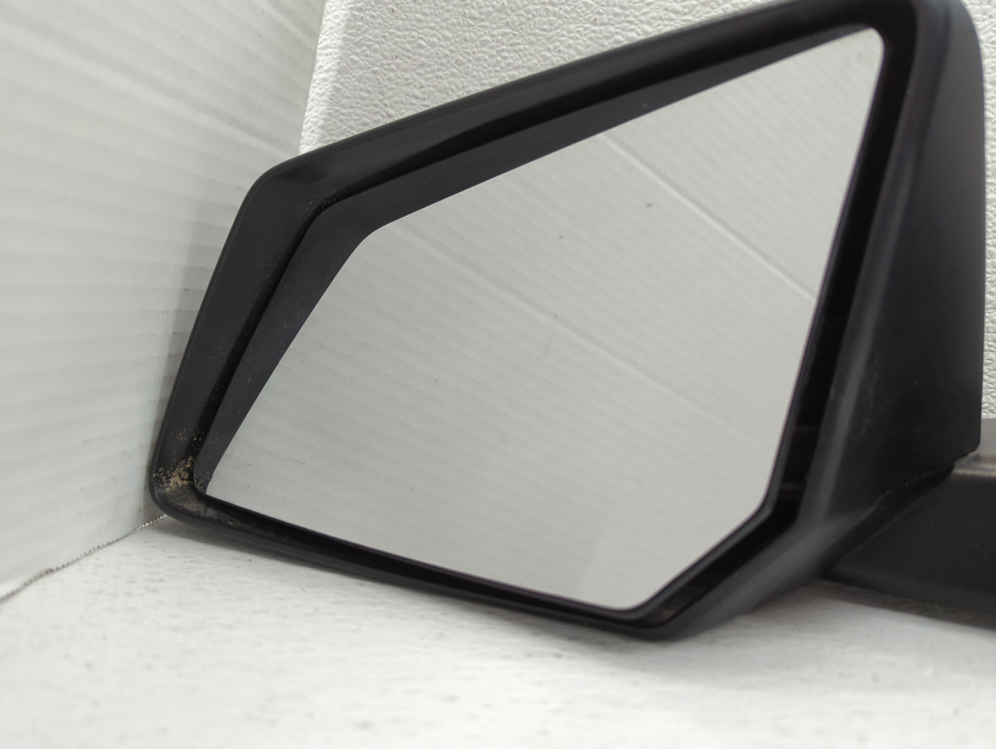 2015-2017 Chevrolet Traverse Driver Side View Mirror - Left Door Mirror OEM Used - Oemusedautoparts1.com