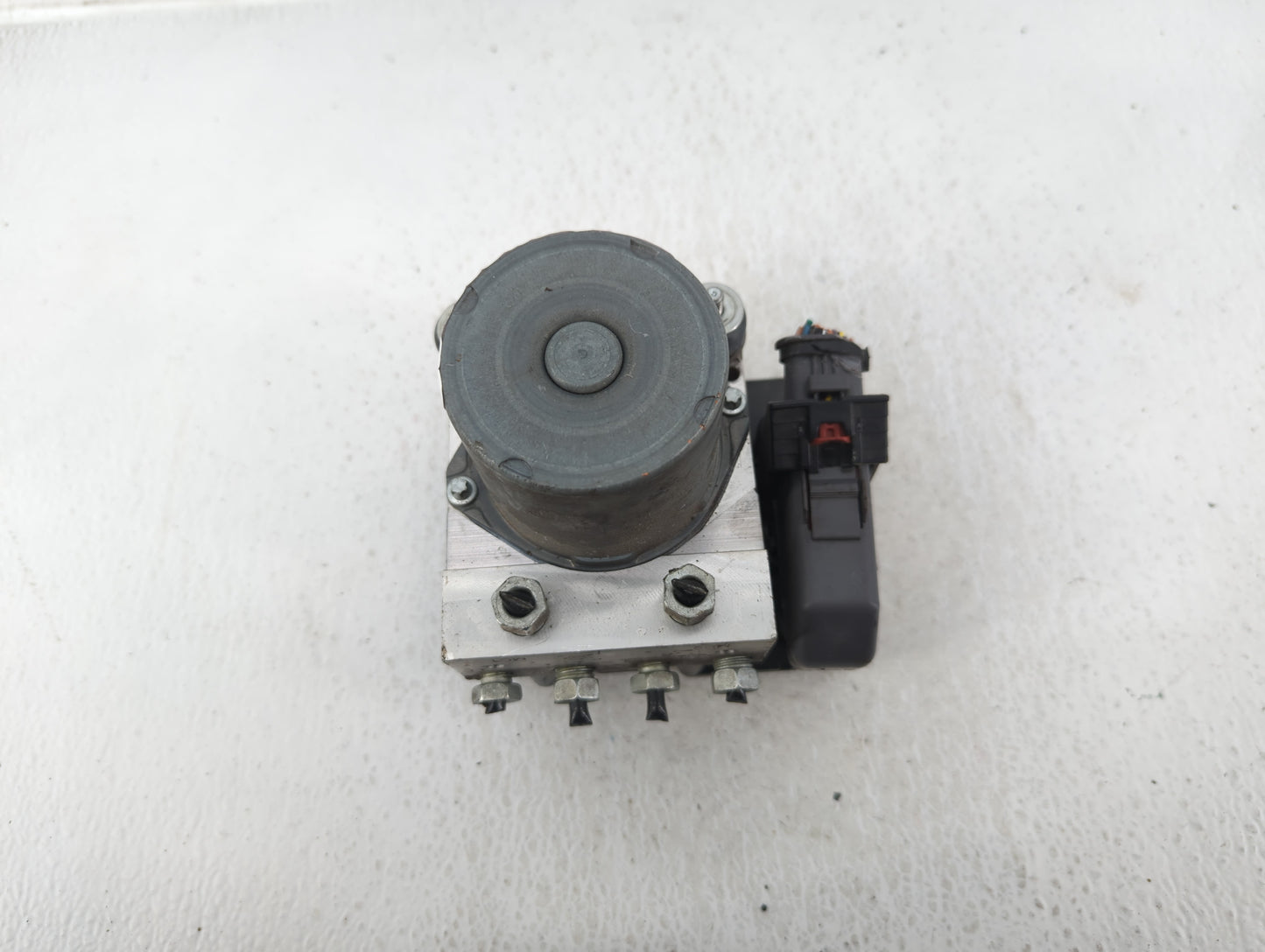 2017 Chevrolet Traverse ABS Pump Control Module Replacement P/N:22893248 Fits Fits 2012 2013 2014 2015 2016 OEM Used Auto Pa
