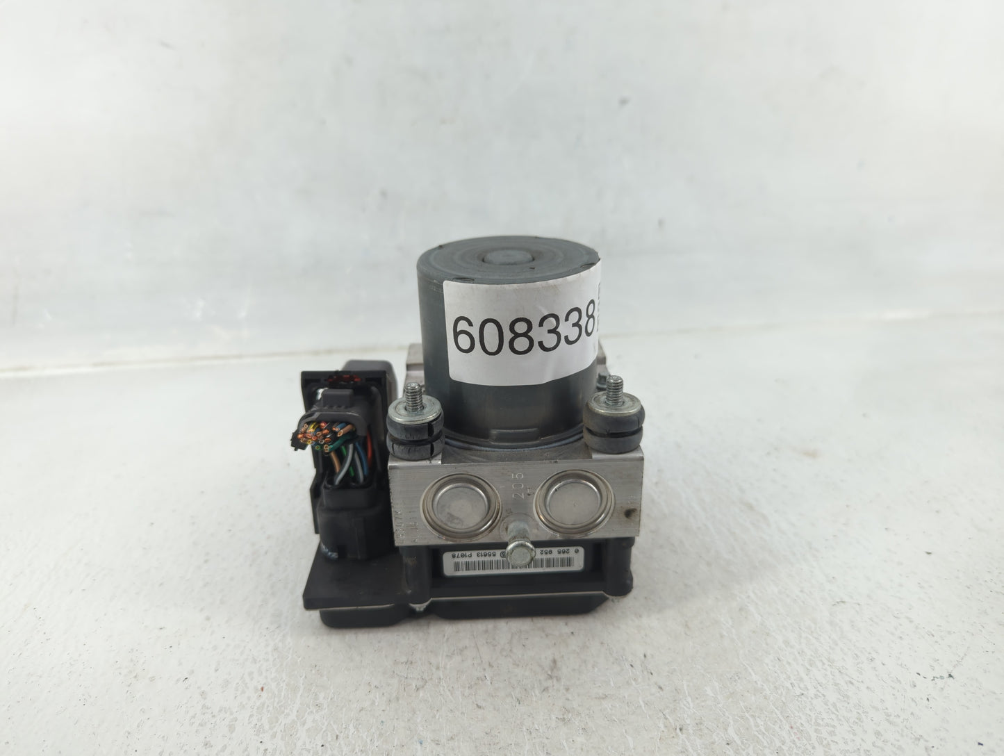 2017 Chevrolet Traverse ABS Pump Control Module Replacement P/N:22893248 Fits Fits 2012 2013 2014 2015 2016 OEM Used Auto Pa