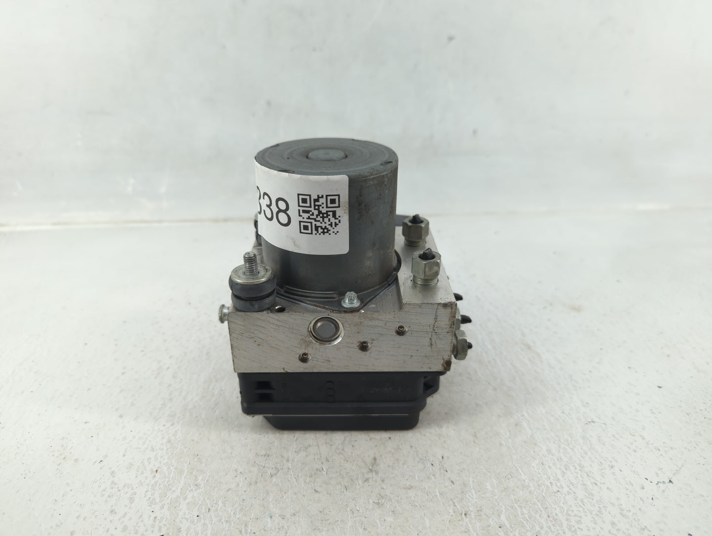 2017 Chevrolet Traverse ABS Pump Control Module Replacement P/N:22893248 Fits Fits 2012 2013 2014 2015 2016 OEM Used Auto Pa