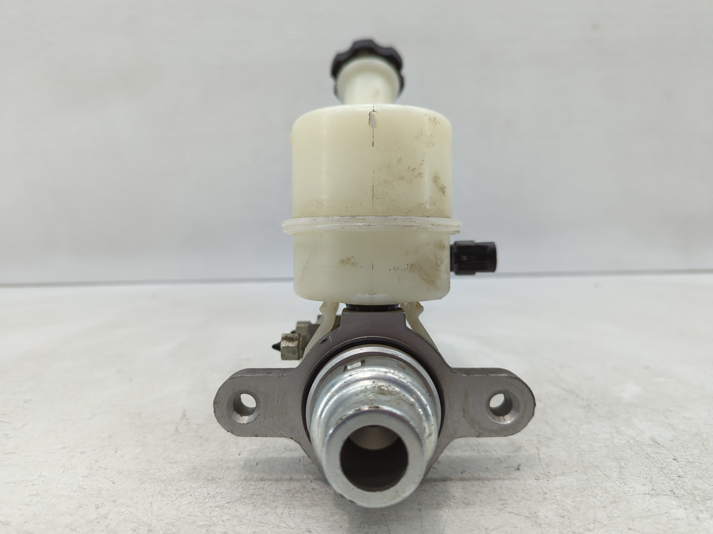 Chevrolet Traverse Brake Master Cylinder - Oemusedautoparts1.com