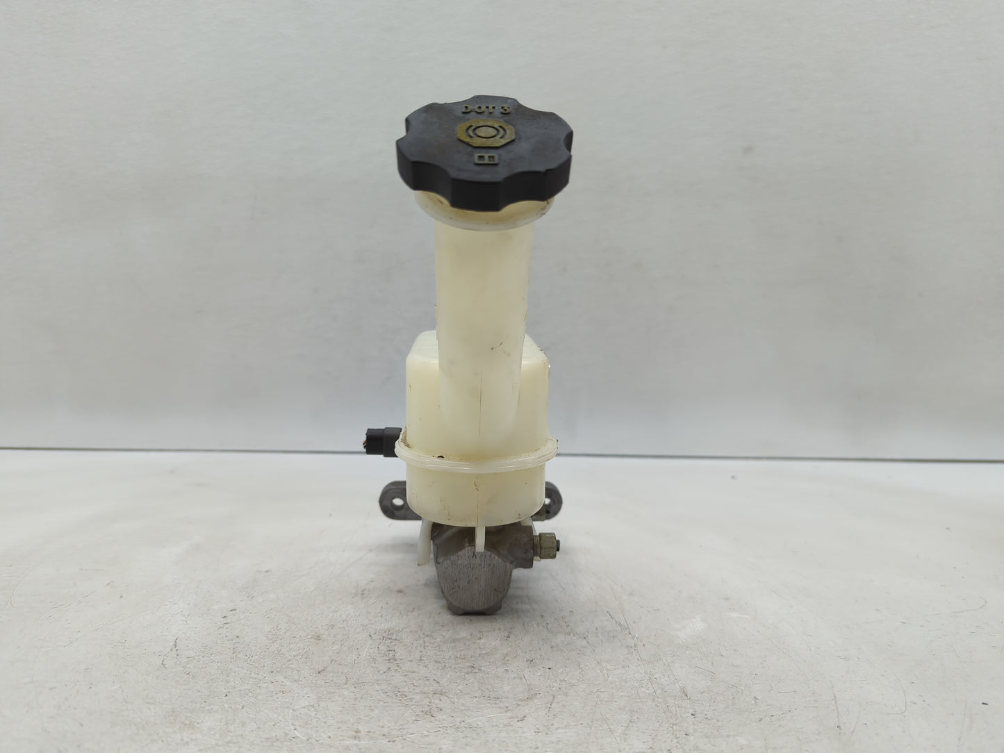 Chevrolet Traverse Brake Master Cylinder - Oemusedautoparts1.com