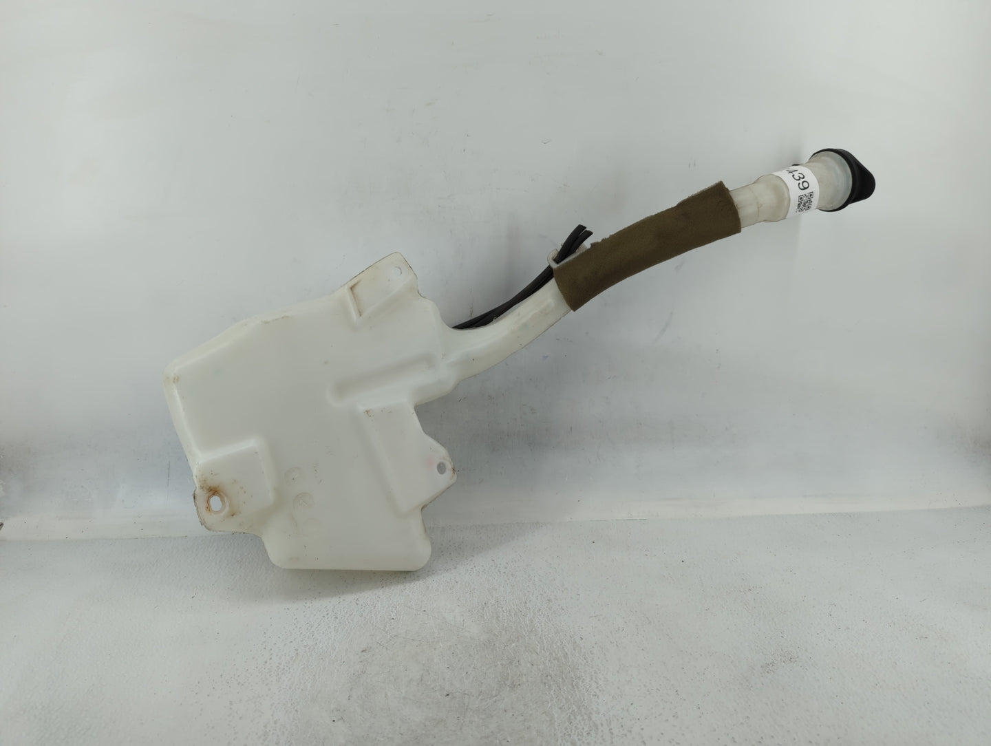 Chevrolet Traverse Windshield Washer Fluid Reservoir Bottle Oem - Oemusedautoparts1.com
