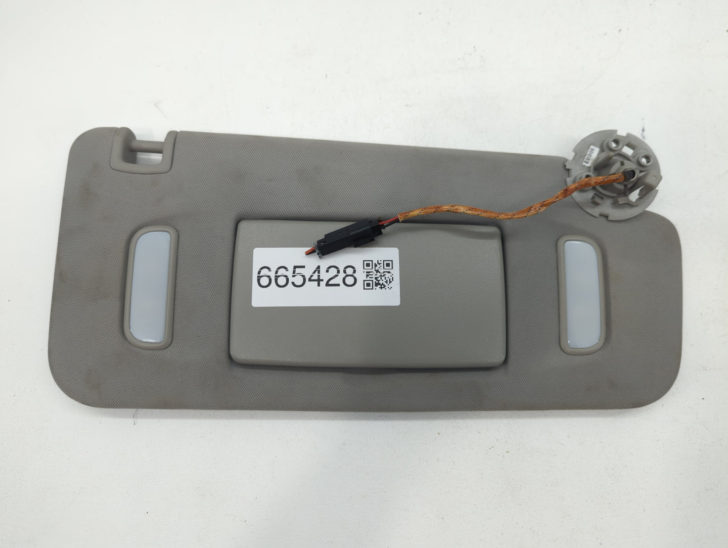 2015 Chevrolet Traverse Sun Visor Shade Replacement Passenger Right Mirror Fits OEM Used Auto Parts - Oemusedautoparts1.com